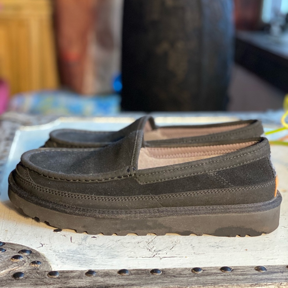 Men’s BlackUgg Dex Size 8 Slippers